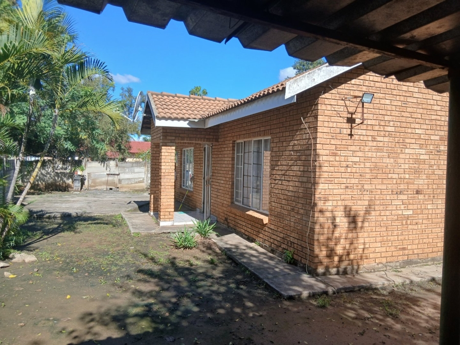 2 Bedroom Property for Sale in Oos Einde North West